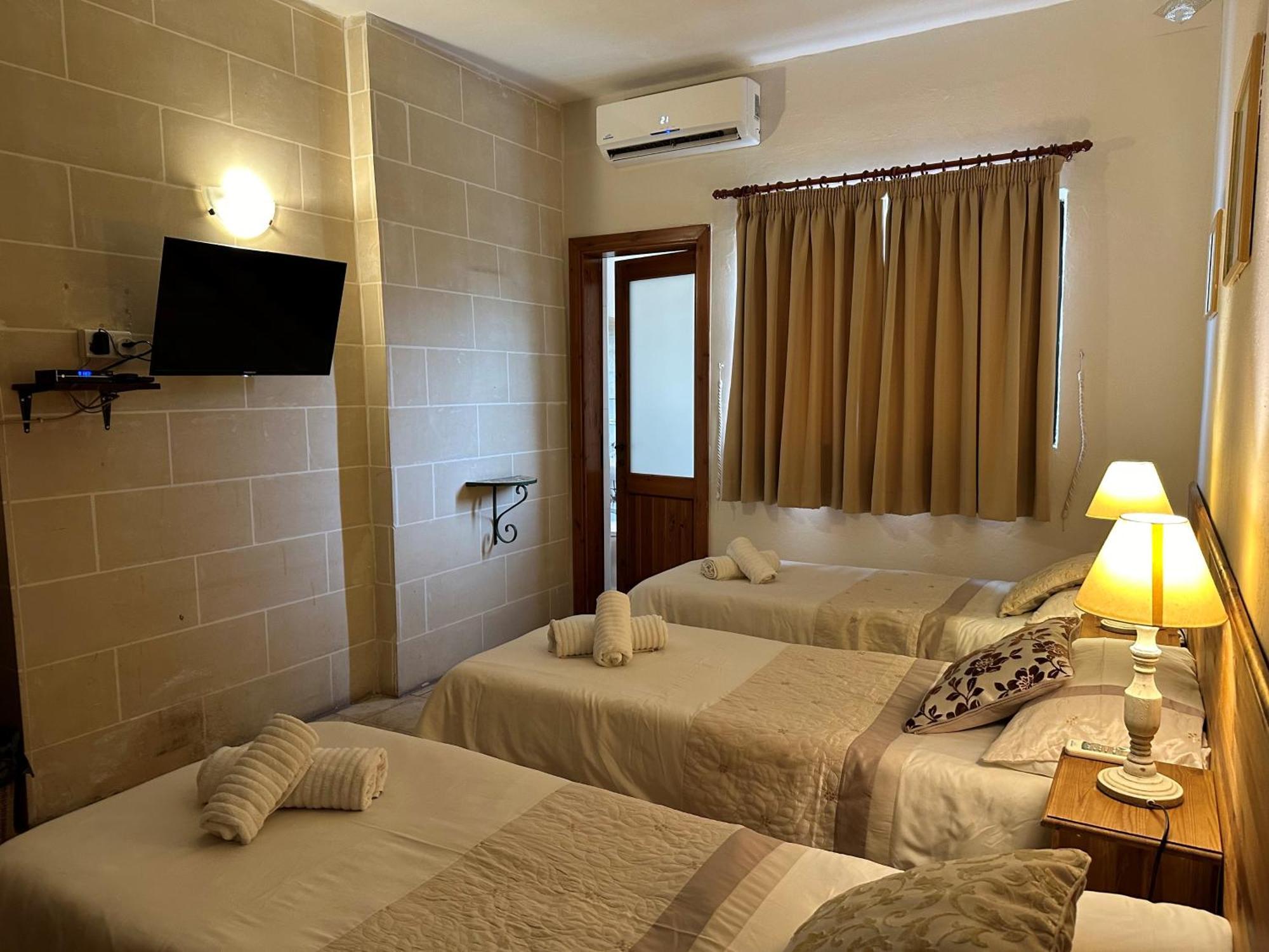 Grove 3* Saint Julian's