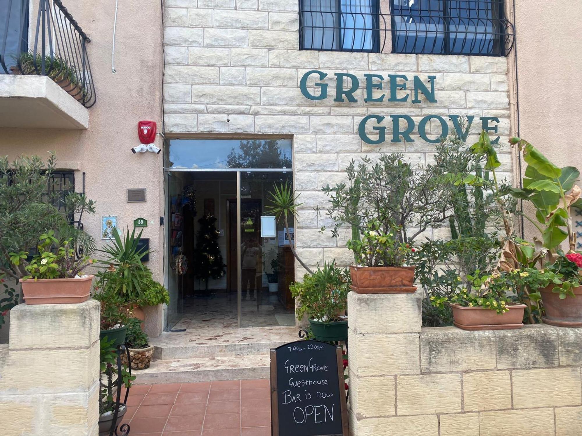 Grove 3* Saint Julian's